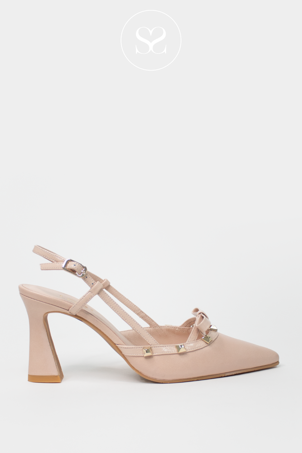 LODI RAMUSIR NUDE LEATHER POINTED TOE HIGH HEEL SLINGBACK WITH ADJUSTABLE STRAP AND GEL CUSHIONING FOR COMFORT. SMALL BOW DETAIL AND GOLD STUDS