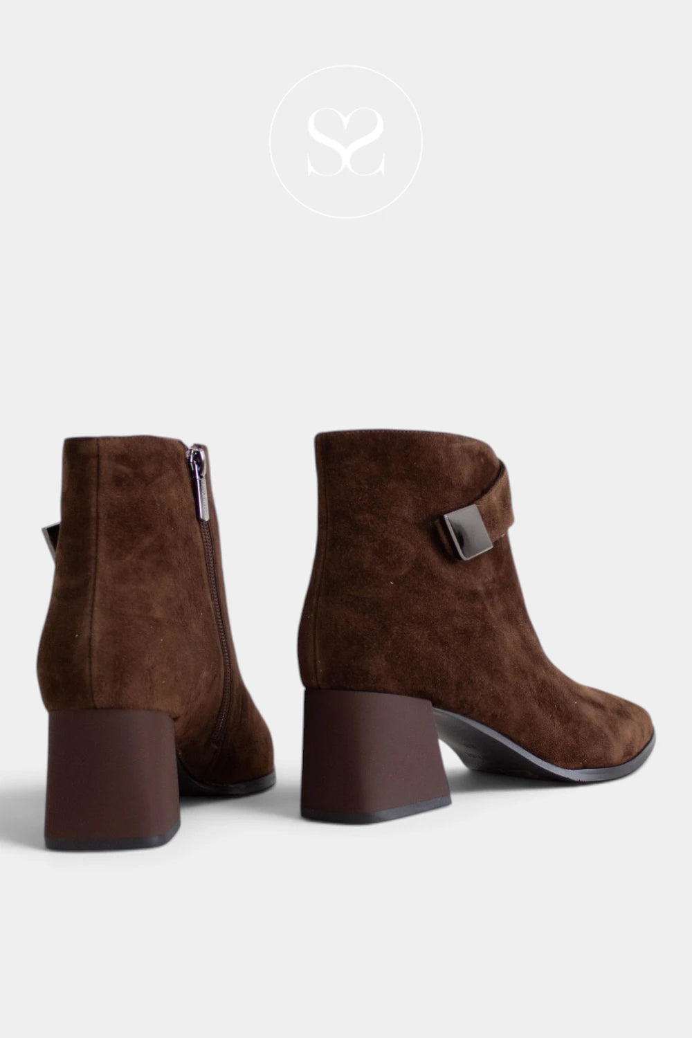 Loretta Vitale Brown Suede Block Heel Ankle Boots C96106