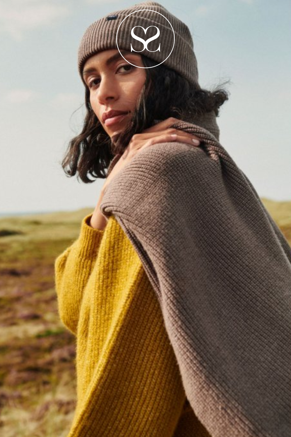 WARM KNIT BLANKET SCARF FROM MOSS COPENHAGEN