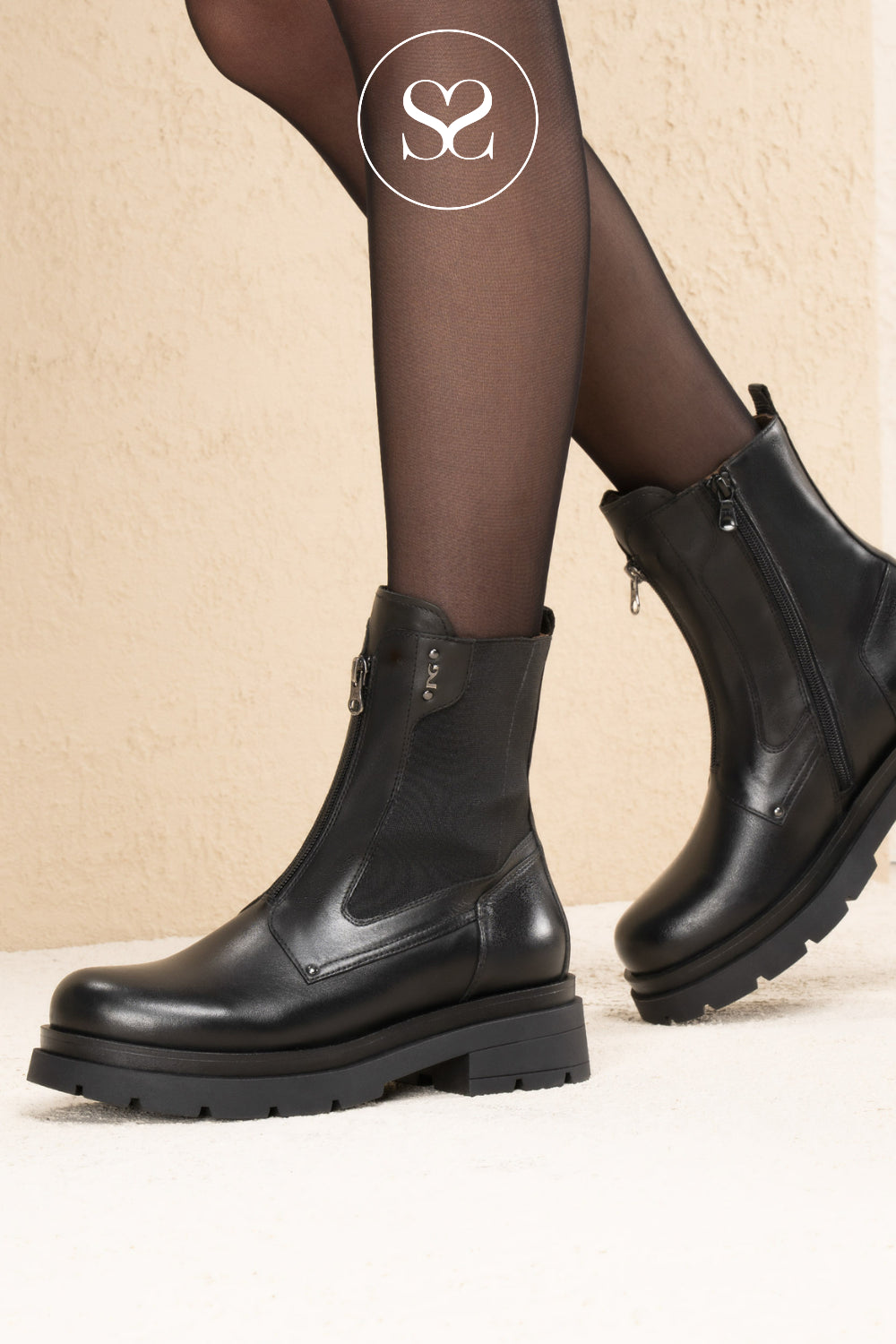 NERO GIARDINI BLACK CHUNKY ZIP FRONT ANKLE BOOTS I514780D