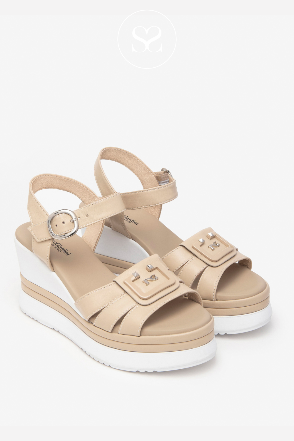Nero Giardini beige leather wedge sandals with white sole E410570D
