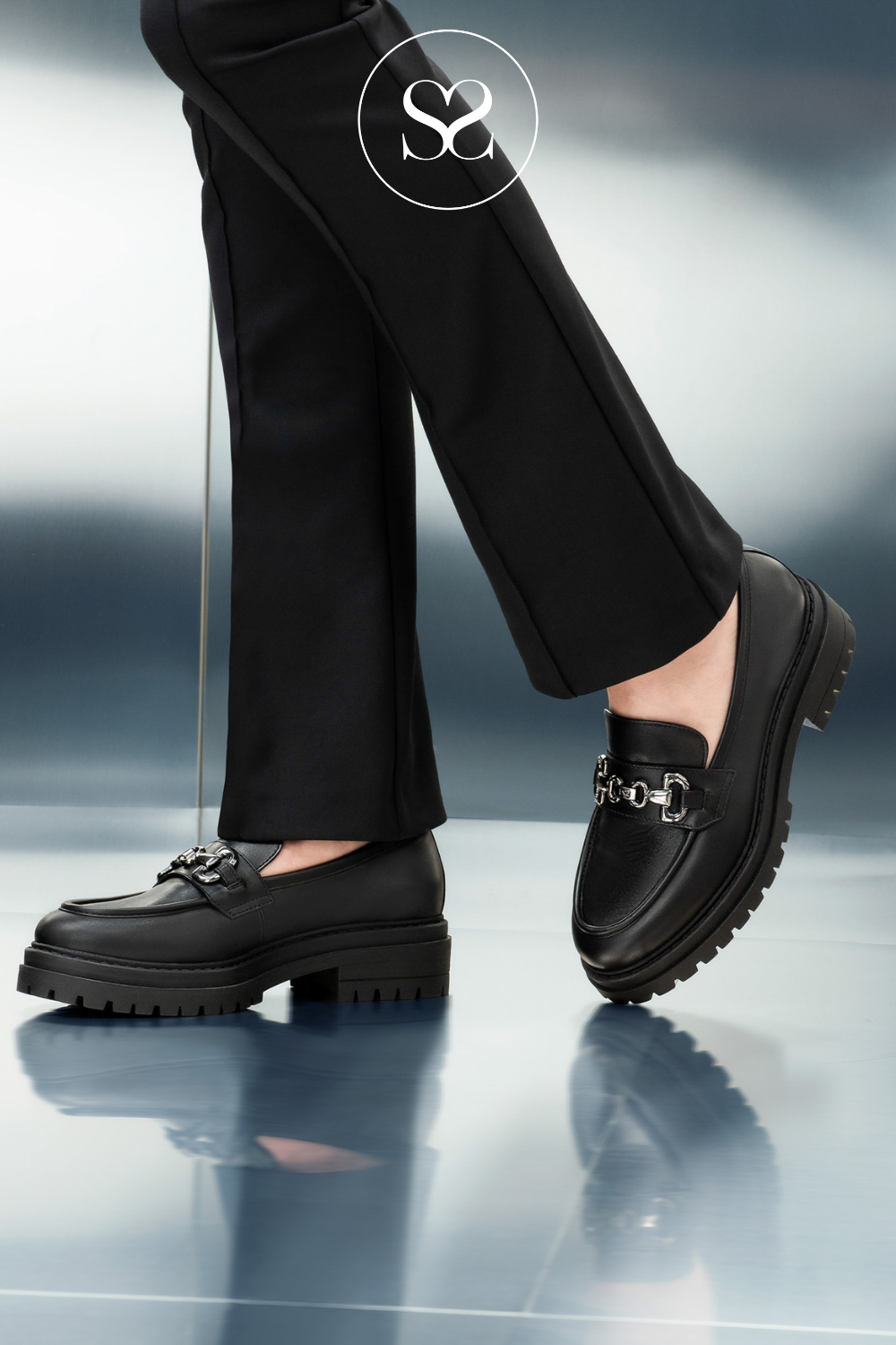 CHUNKY BLACK LOAFERS FOR WOMEN FROM ITALIAN BRAND NERO GIARDINI IN BLACK LEATHER
