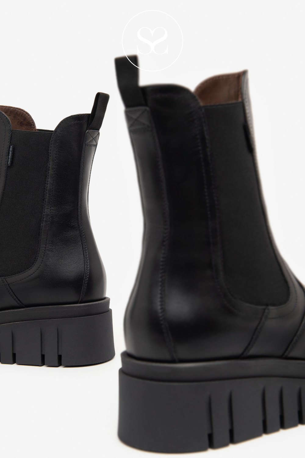 Chelsea boots with wedge sole in Black Italian Leather