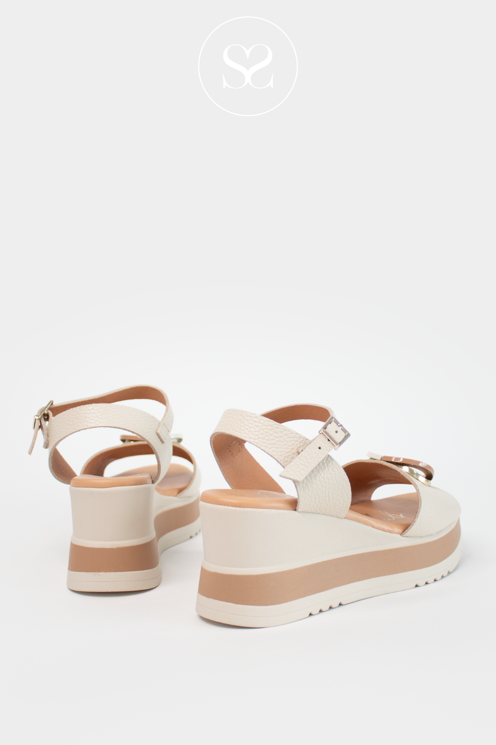 OH MY SANDALS 5765 CREAM LEATHER PLATFORM SOLE SANDALS WITH MEDIUM HEIGHT WEDGE AND A CHIC GOLD DETAIL ON FRONT STRAP 