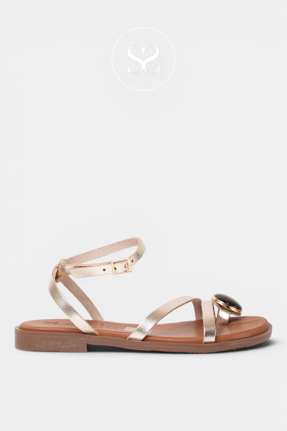 Comfortable gold flat sandals for everyday from Oh My sandals