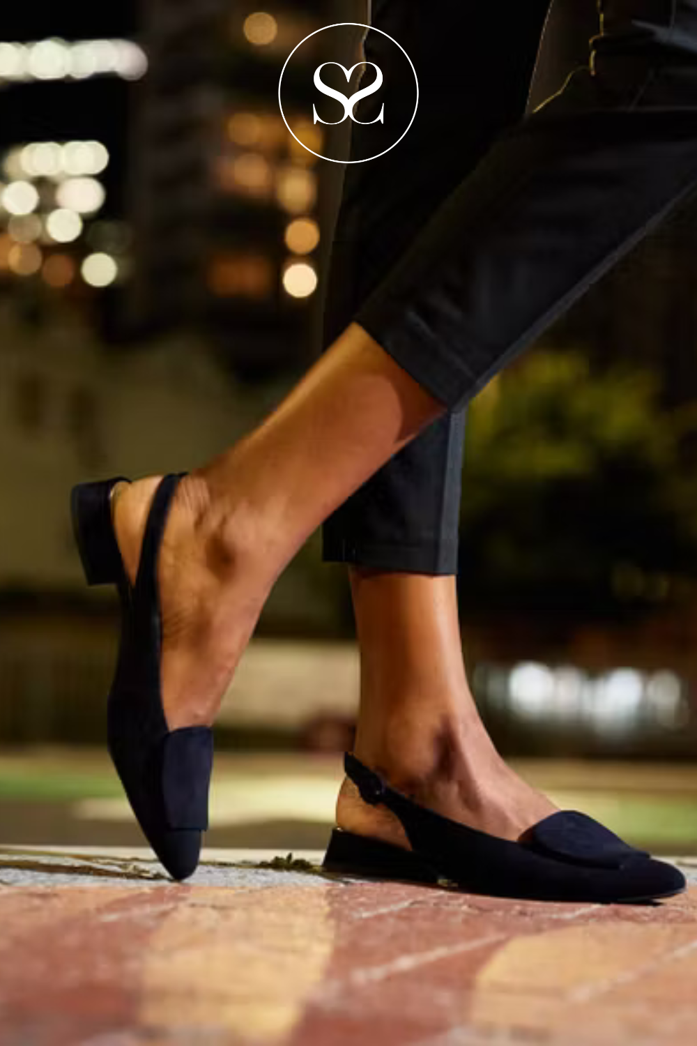 navy workwear shoe. low block heel pumps. slingback shoe