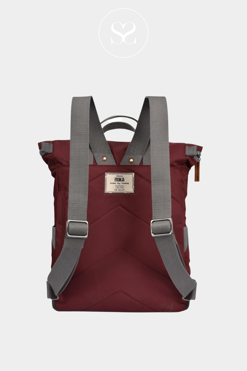 ROKA CANFIELD B SMALL WINE WATERPROOF BACKPACK WITH MULTIPLE POCKETS AND EXTENDABLE FOLDOVER TOP. GREY STRAP