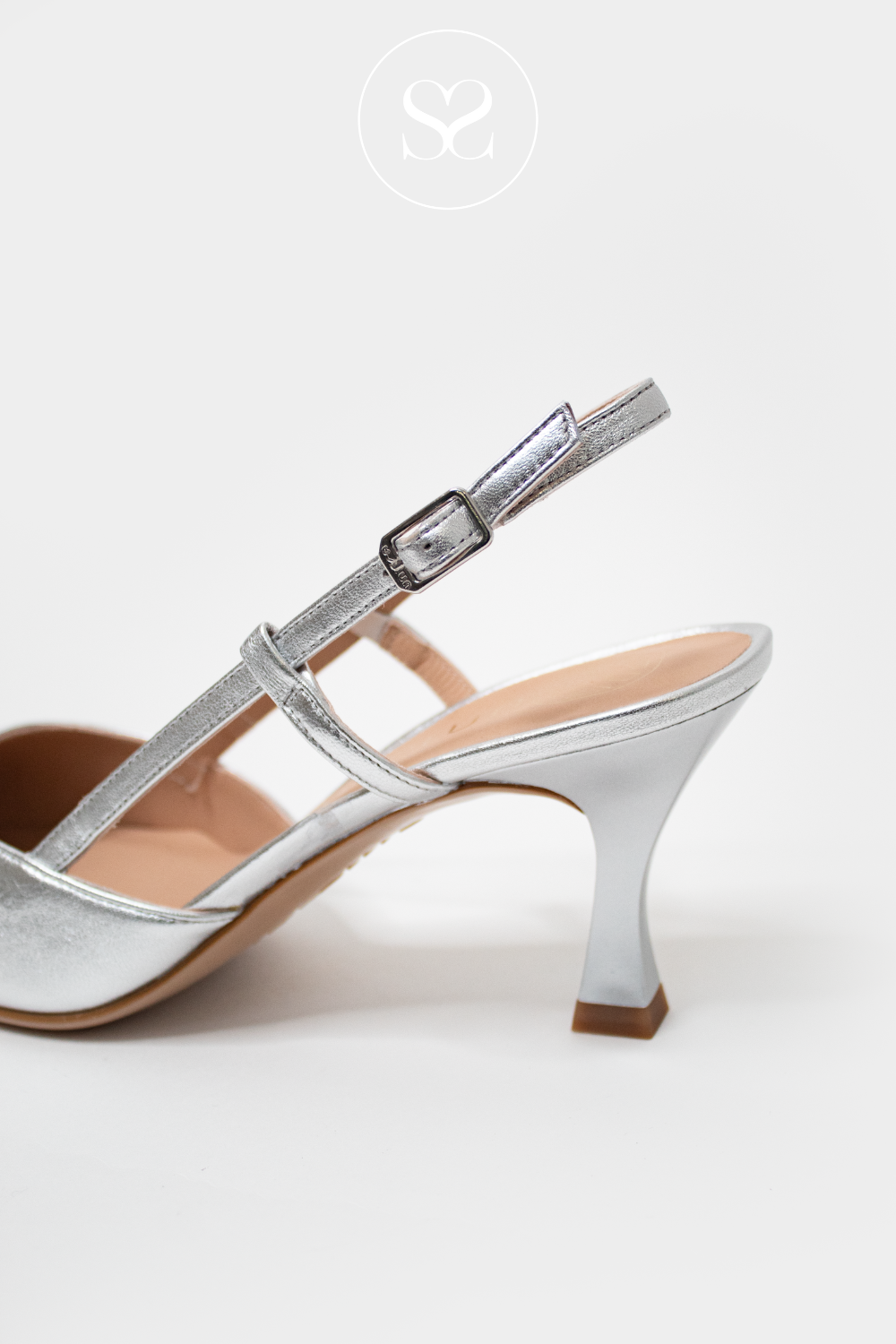 UNISA KLEEF SILVER METALLIC LEATHER SLINGBACK POINTED TOE LOW HEEL WITH ADJUSTABLE ANKLE STRAP