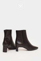 BLACK LEATHER MID HEEL ANKLE BOOTS