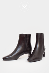 BLACK LOW HEELED ANKLE BOOTS FROM UNISA