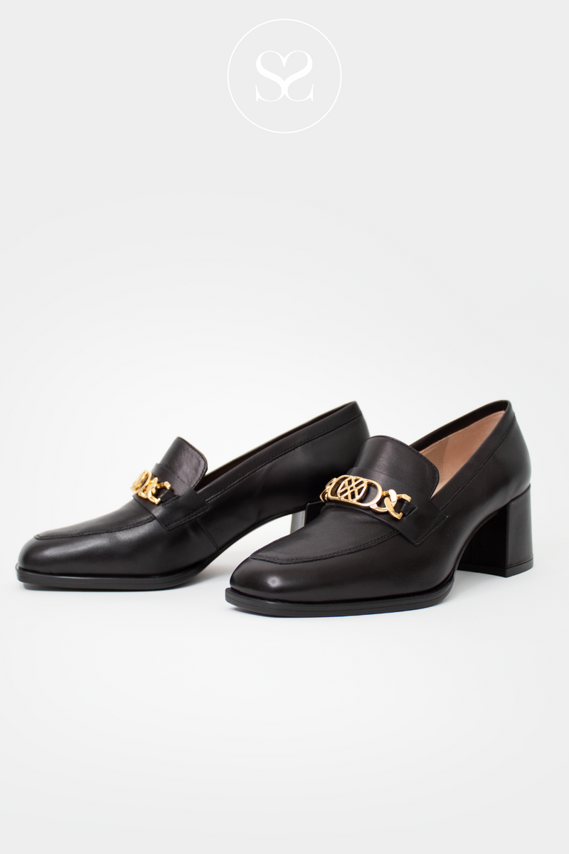 UNISA MEGAN BLACK HEELED LOAFER WITH GOLD CHAIN AND BLOCK HEEL