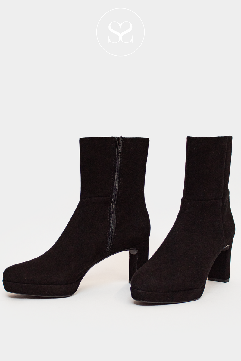 UNISA MEQUE BLACK SUEDE BLOCK HEELED BOOT WITH A PLATFORM SOLE AND INSIDE ZIP