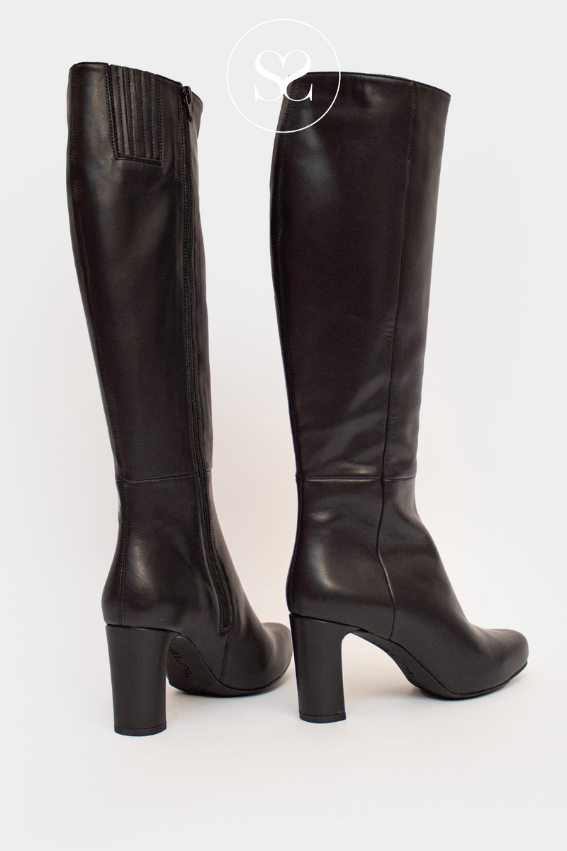 TALL BOOTS IN BLACK LEATHER FROM UNISA