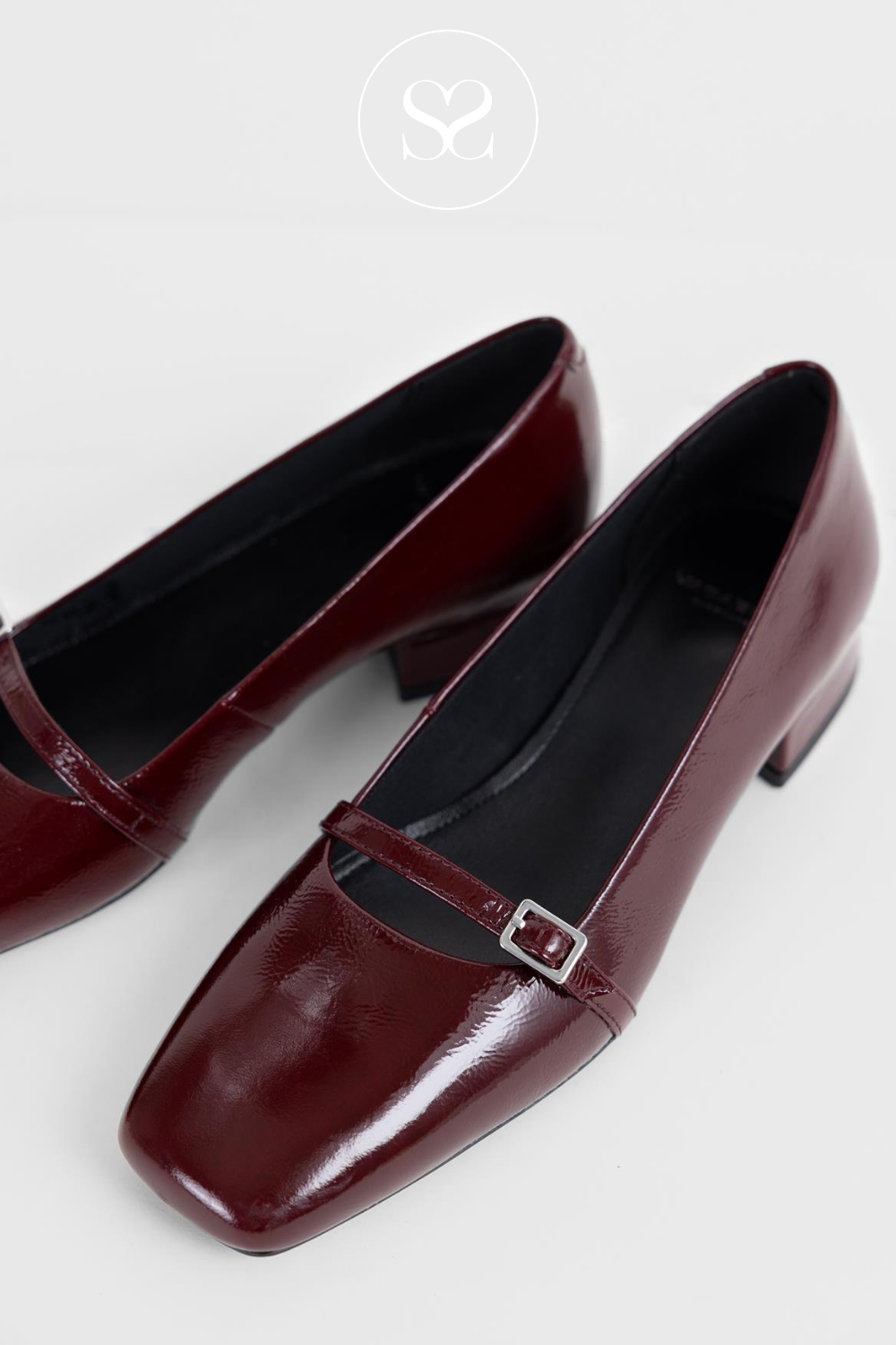 VAGABOND DEBBI  5818-160 WINE PATENT LEATHER SQUARE TOE BLOCK HEELED PUMPS WITH FRONT STRAP.