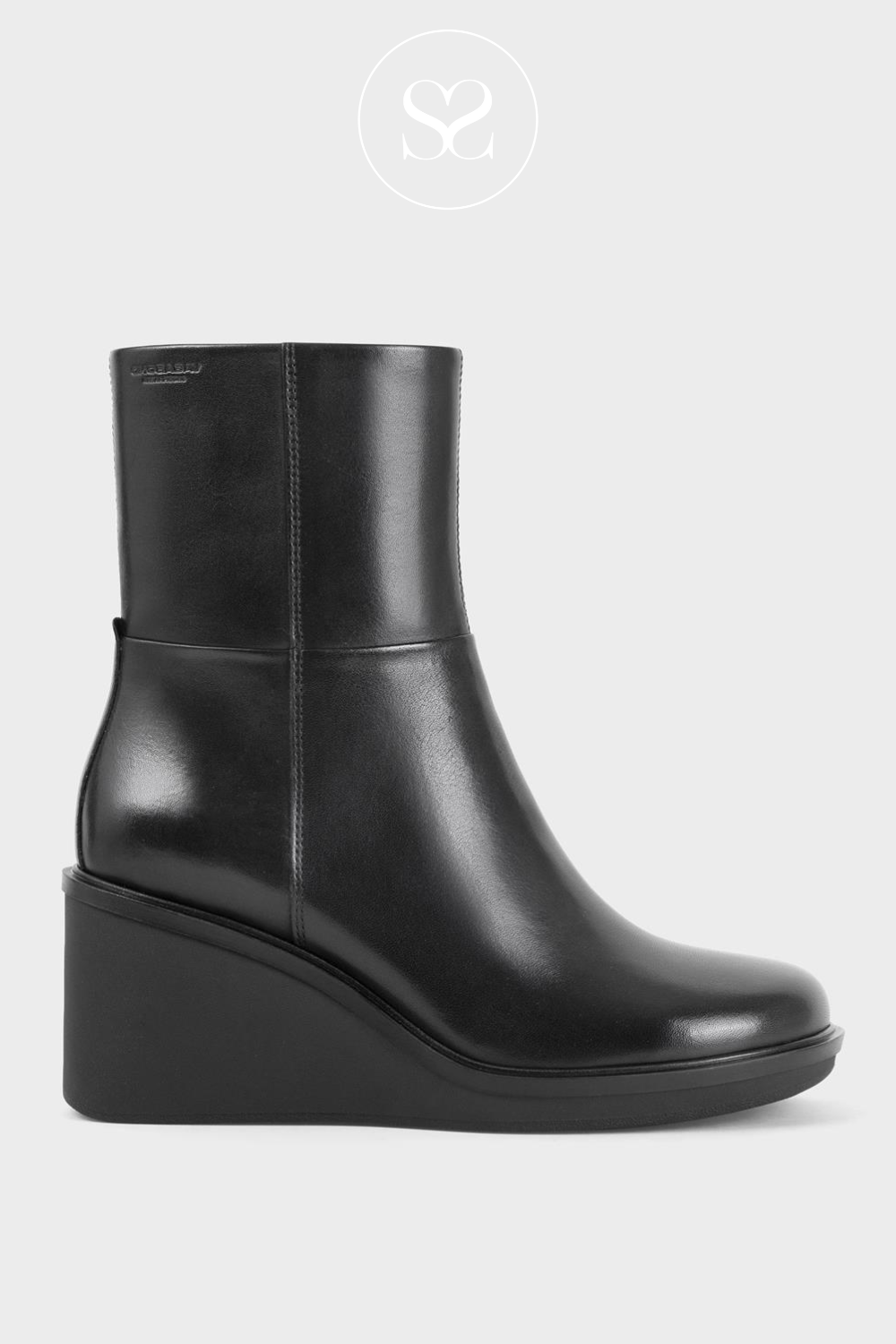 VAGABOND DEENA 5832-101 BLACK LEATHER WEDGE ANKLE BOOT WITH INSIDE ZIP.