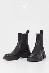 VAGABOND DORAH 001 BLACK CHELSEA BOOT. LEATHER BOOT WITH BLOCK CHUNKY HEEL AND PLATFORM SOLE