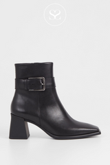 VAGABOND HEDDA BUCKLE BLACK LEATHER ANKLE BOOT WITH A SILVER ANKLE BUCKLE, INSIDE ZIP, SLIGHTLY SQUARED TOE AND A FLARED BLOCK HEEL. PERFECT FOR A CLASSIC LOOK. WORKWEAR.