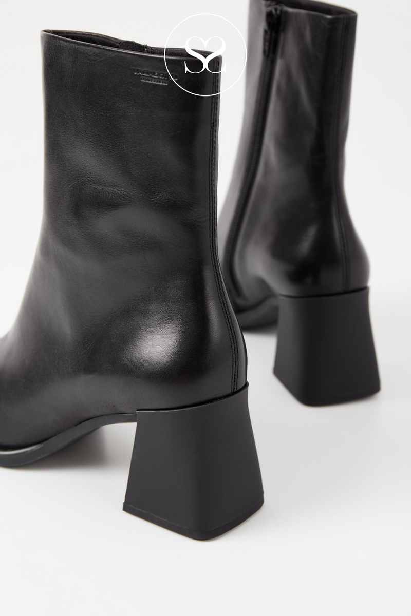 VAGABOND HEDDA BLACK LEATHER ANKLE BOOT WITH INSIDE ZIP, A BLOCK HEEL AND A SLIGHTLY SQUARED TOE