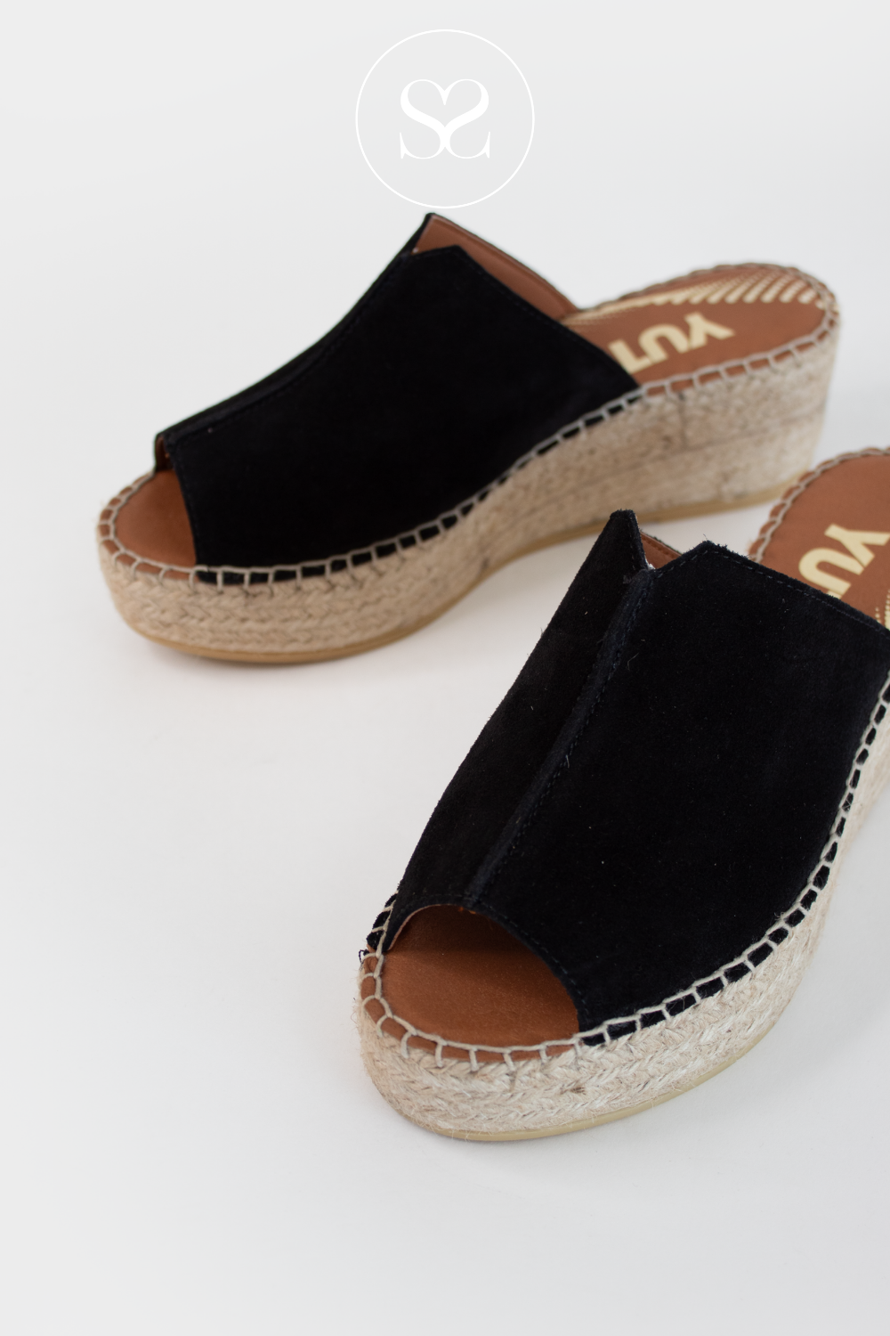 VIGUERA 2275 BLACK LEATHER AND SUEDE PULL ON SLIDER STYLE ESPADRILLE WEDGES