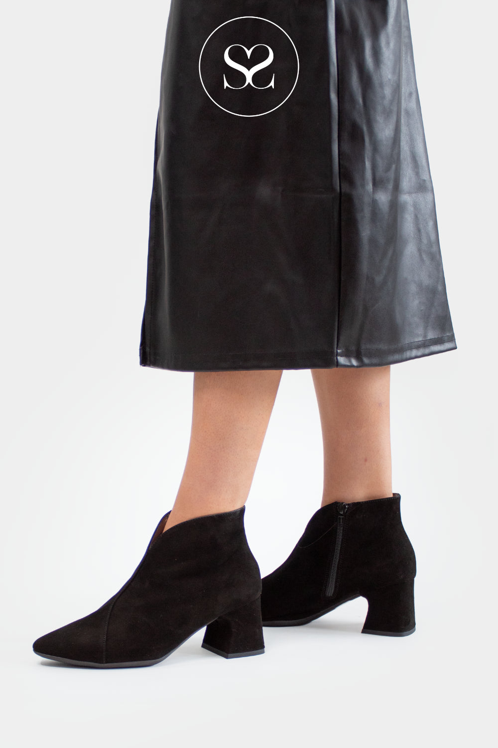 WONDERS CHOCOLATE BROWN SUEDE POINTED TOE BLOCK HEEL ANKLE BOOTS I-9013