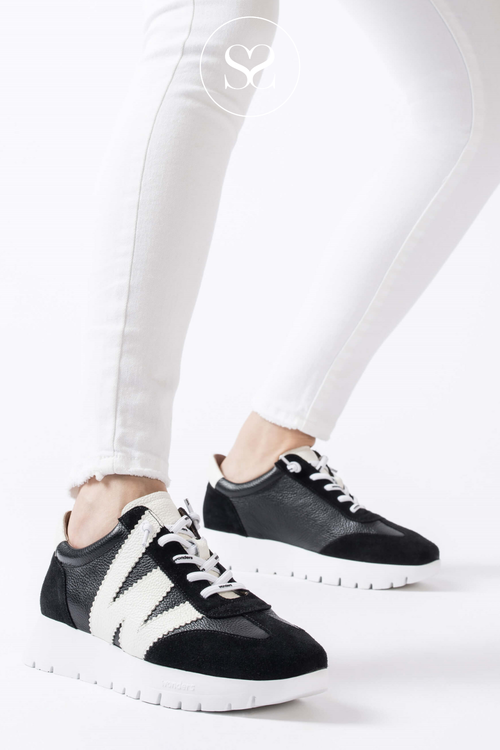 WONDERS A-2476 BLACK LEATHER WEDGE PULL ON TRAINERS