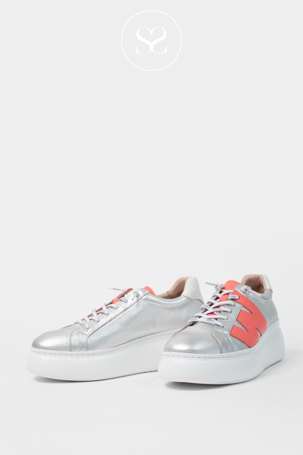 WONDERS A-2650 SILVER/PINK PULL ON TRAINERS WITH ELASTIC LACES.