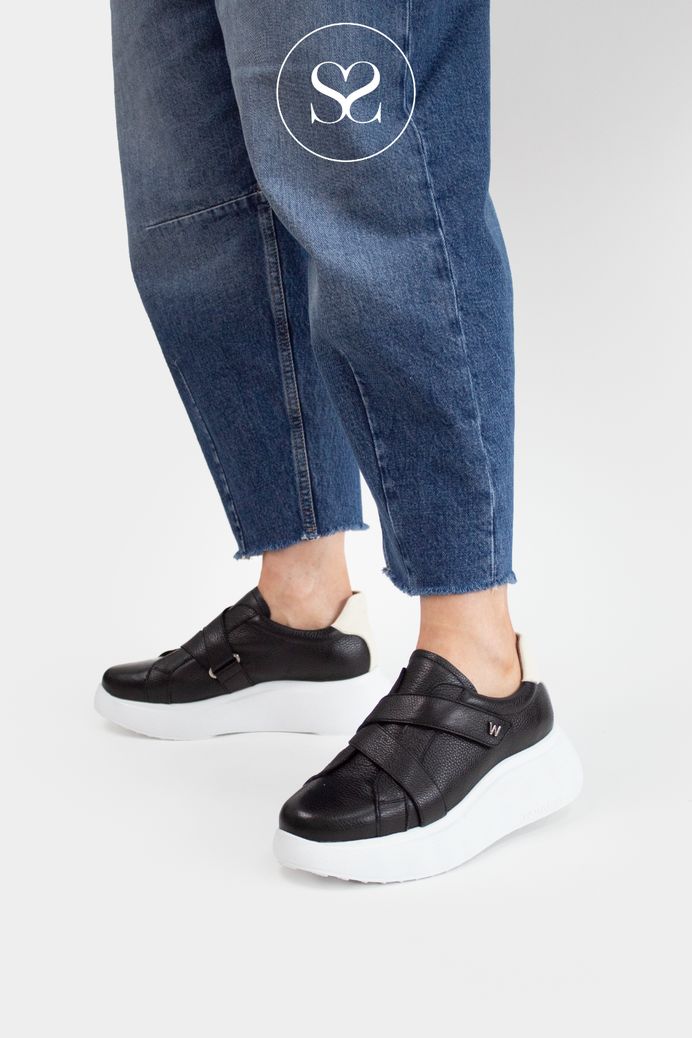 WONDERS A 3612 BLACK LEATHER VELCRO STRAP CHUNKY WEDGE TRAINERS