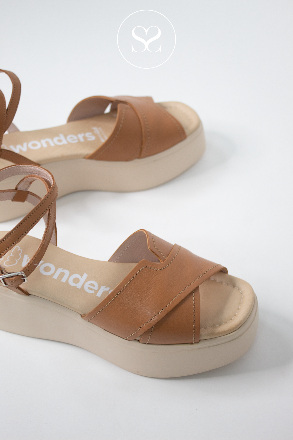 WONDERS A-3712 TAN LEATHER WEDGE PLATFORM SANDALS WITH ADJUSTABLE ANKLE STRAP. NEUTRAL EVERYDAY SANDALS