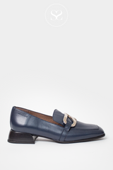 WONDERS C-7110 NAVY LEATHER LOAFER WITH SMALL HEEL AND MIRRORED BUCKLE
