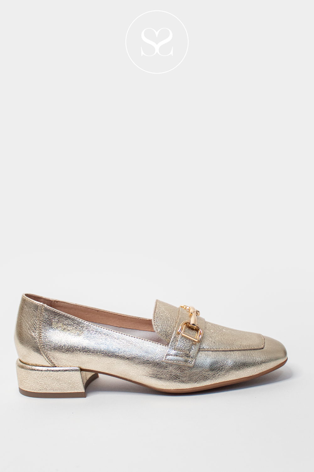 WONDERS C-5030 GOLD LEATHER LOW HEELED LOAFERS WITH GOLD BUCKLE CHAIN