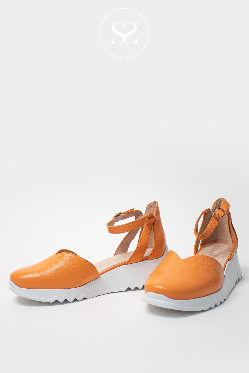 WONDERS E-6703 ORANGE LEATHER CLOSED TOE SANDAL WITH A WEDGE AND ANKLE STRAP