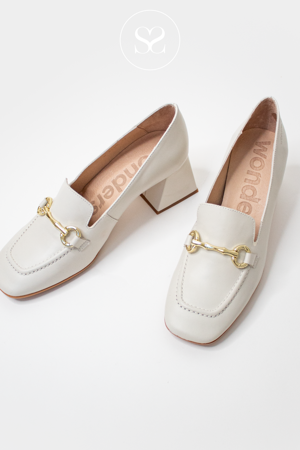 WONDERS H-6305 OFF WHITE BLOCK HEEL LOAFER WITH GOLD BUCKLE. SLIP ON STYLE
