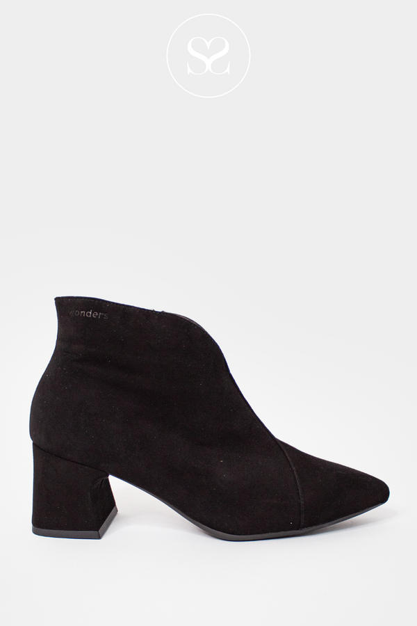 WONDERS BLACK SUEDE ANKLE BOOTS WITH SIDE ZIP AND BLOCK HEEL