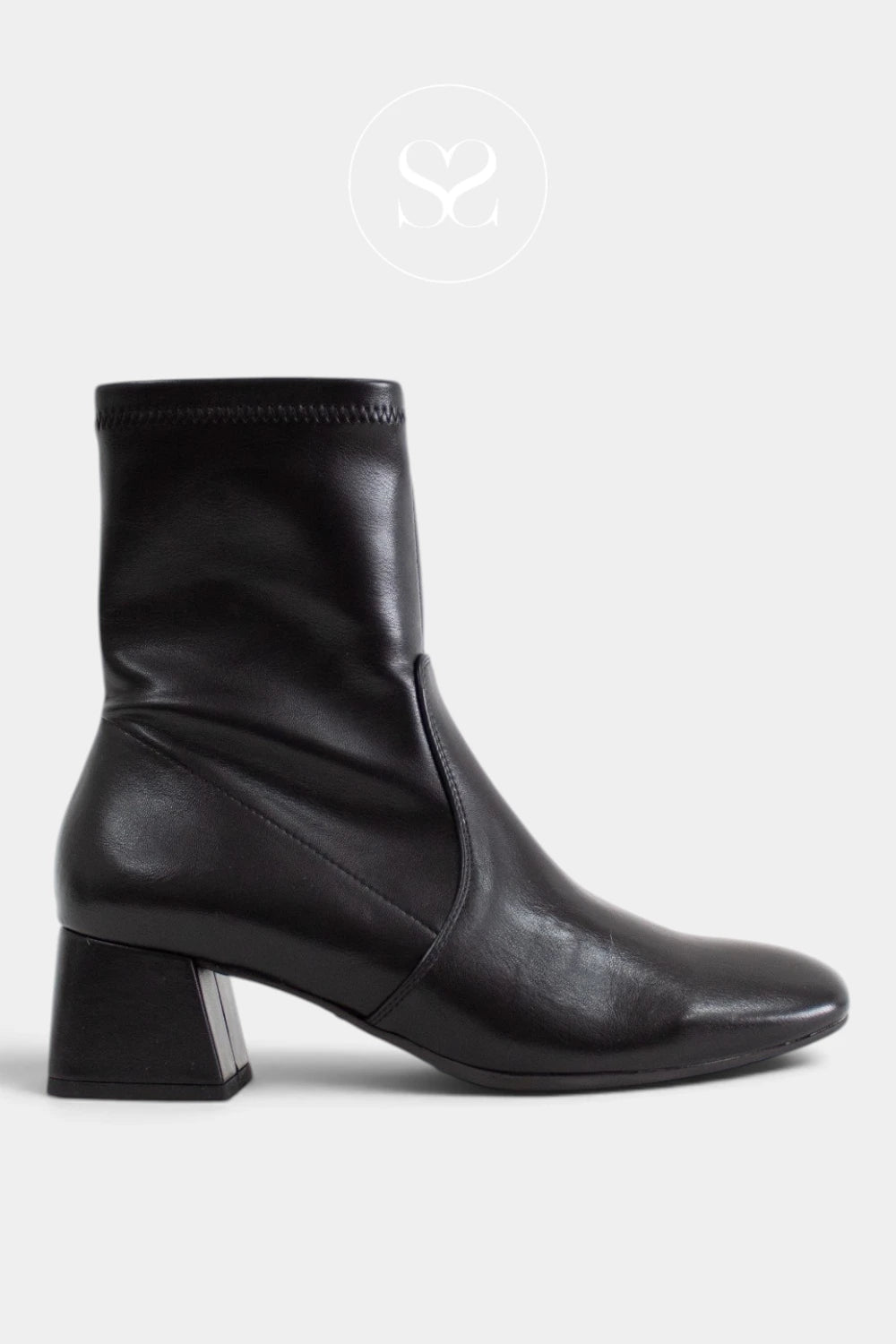 Wonders Black Round Toe Ankle Boot G-5530