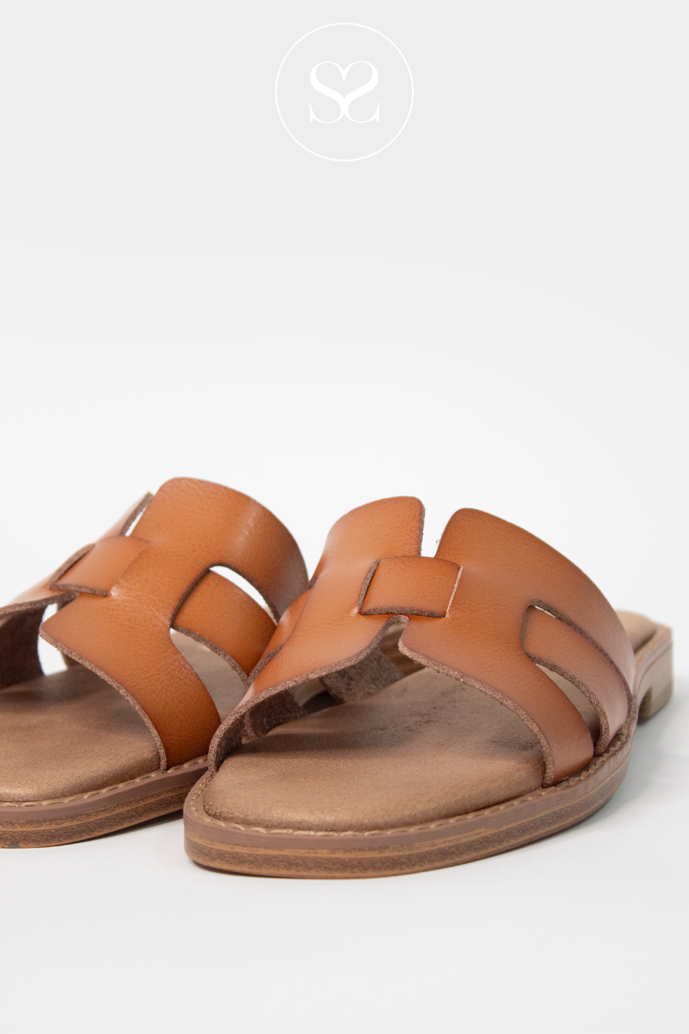 flat camel slider sandals for women from XTI