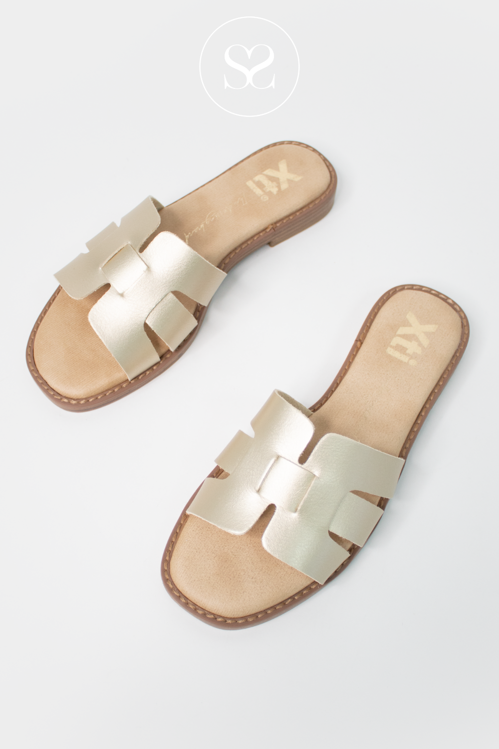 Comfortable Gold slider sandals from XTI