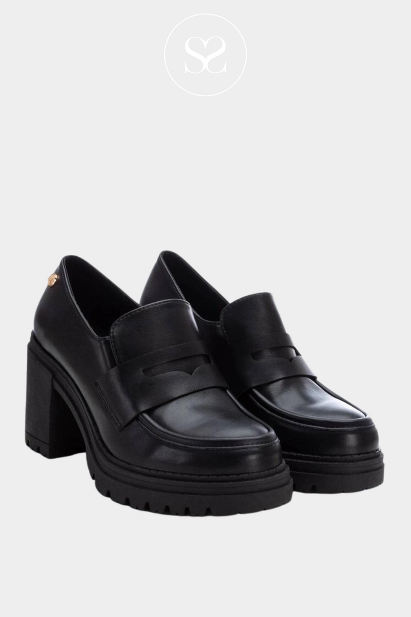 Chunky black shoes with heel - XTI 141682