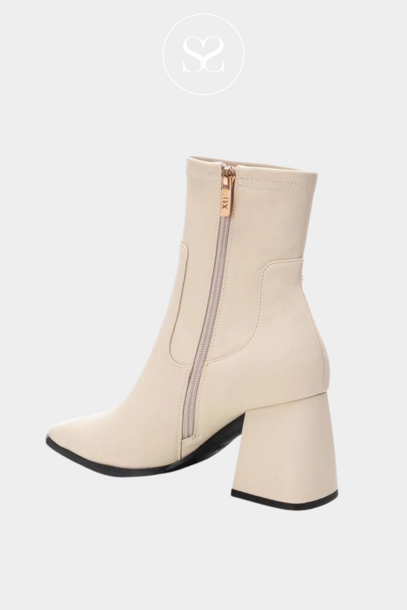 CREAM ANKLE BOOTS WITH BLOCK HEEL AND SIDE ZIP