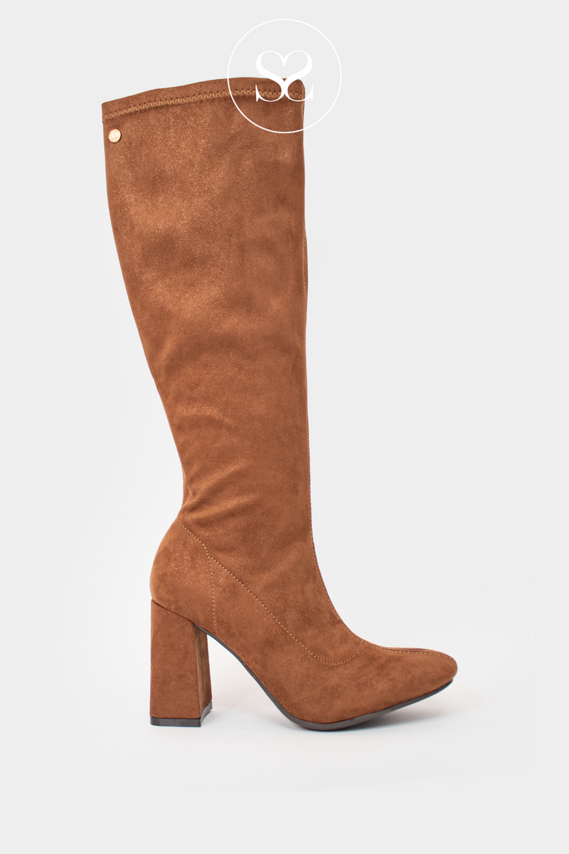 XTI 141830 BROWN SUEDE - KNEE HIGH LONG BOOTS