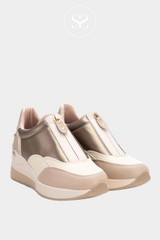 Xti 141874 wedge trainers in beige, cream and gold