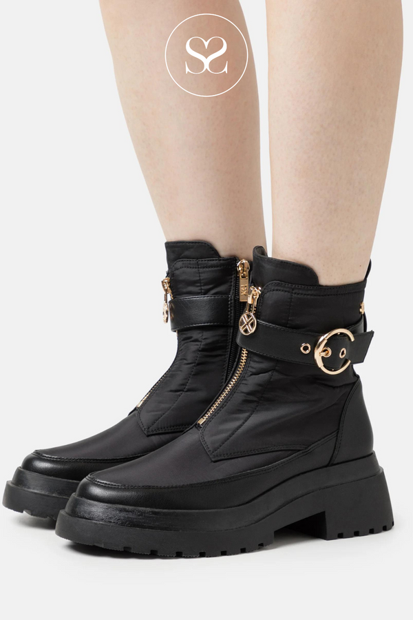 XTI 141966 BLACK MILITARY BIKER BOOT WITH GOLD BUCKLE AND GOLD ZIP