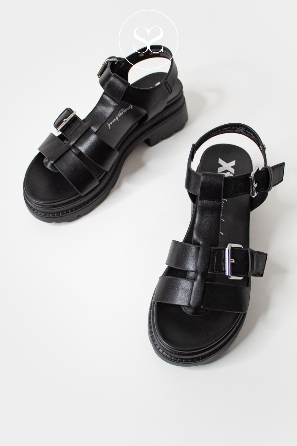 XTI 142314 BLACK CHUNKY STRAPPY SANDALS WITH SILVER BUCKLES AND ADJUSTABLE STRAPS