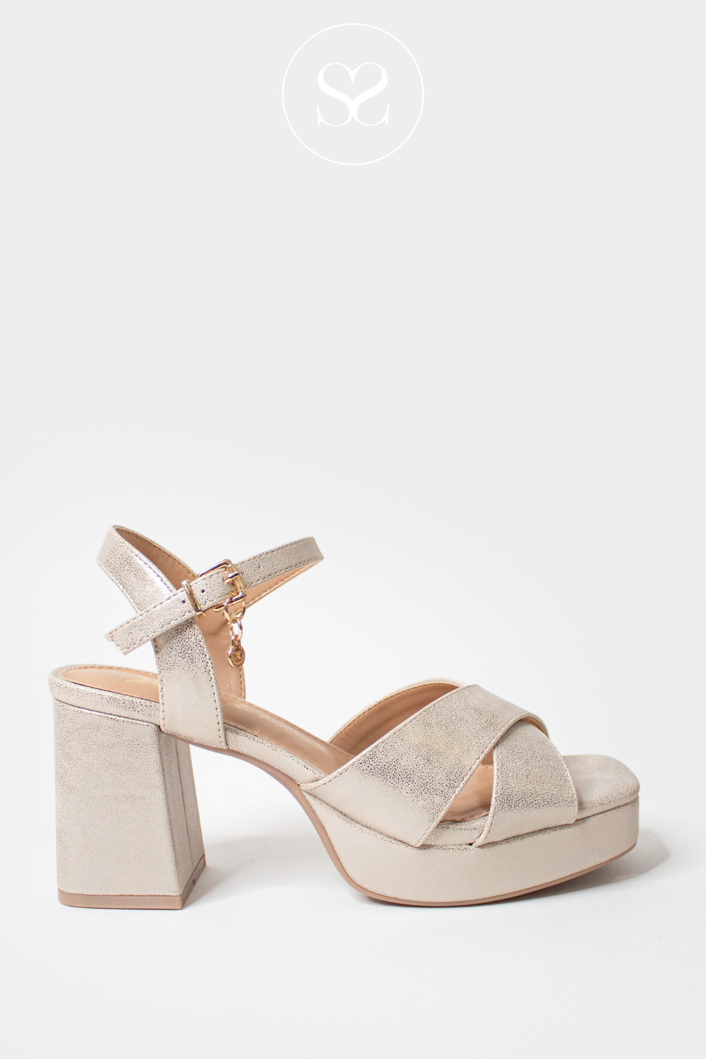 XTI 142357 GOLD PLATFORM SOLE BLOCK HEEL OPEN TOE SANDALS WITH CRISS CROSS STRAPS AND AN ADJUSTABLE ANKLE STRAP