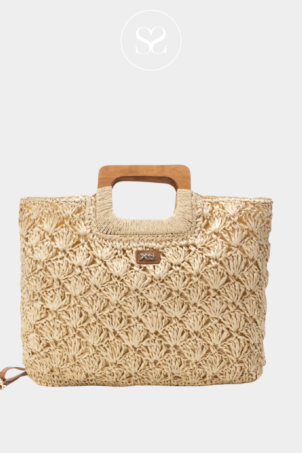 XTI 184283 CREAM RAFTAN BEACH TOTE WITH WOODEN HANDLES, COMES WITH ADDITIONAL THIN LEATHER STRAP