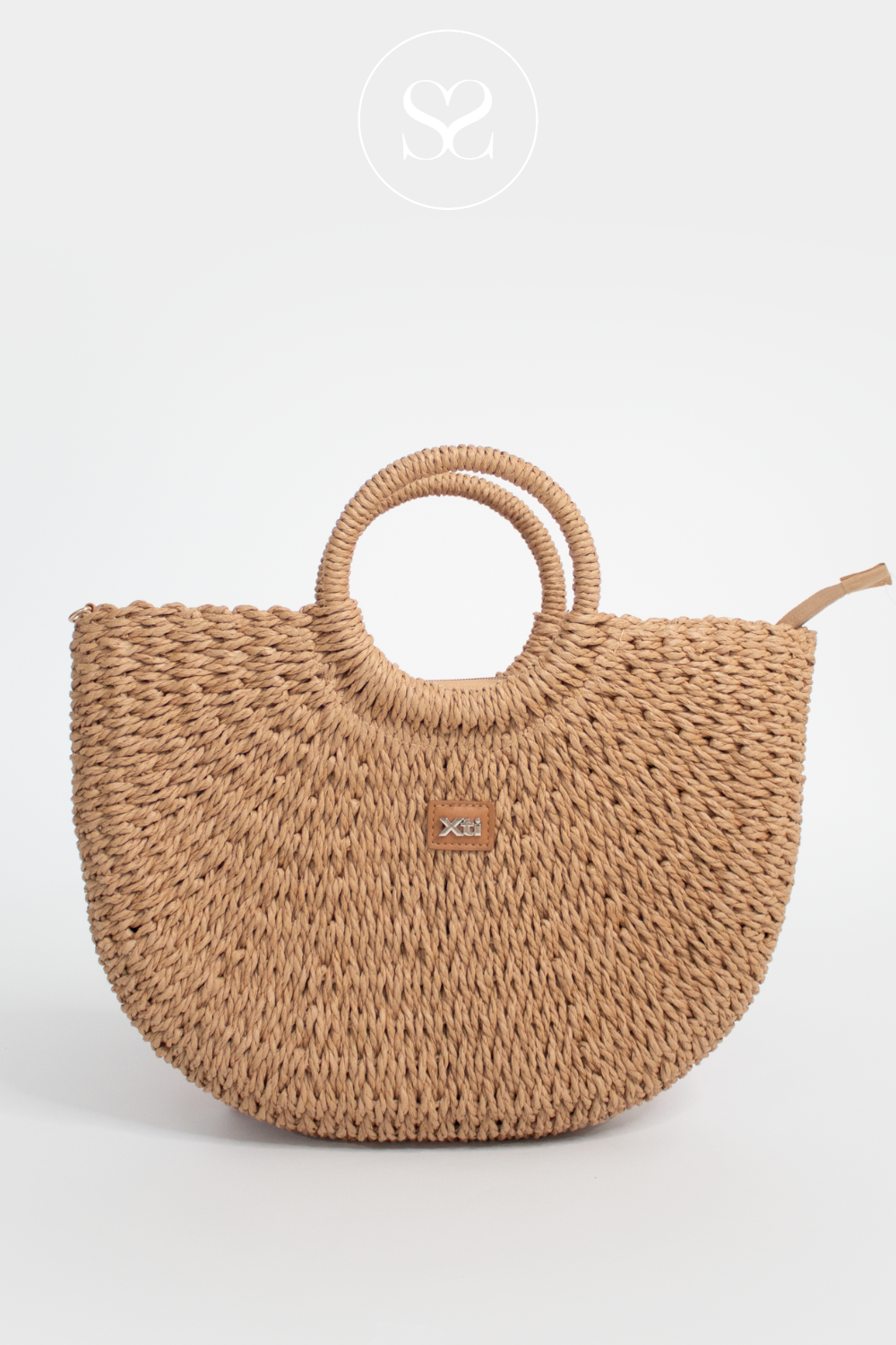 Woven straw bag from XTI