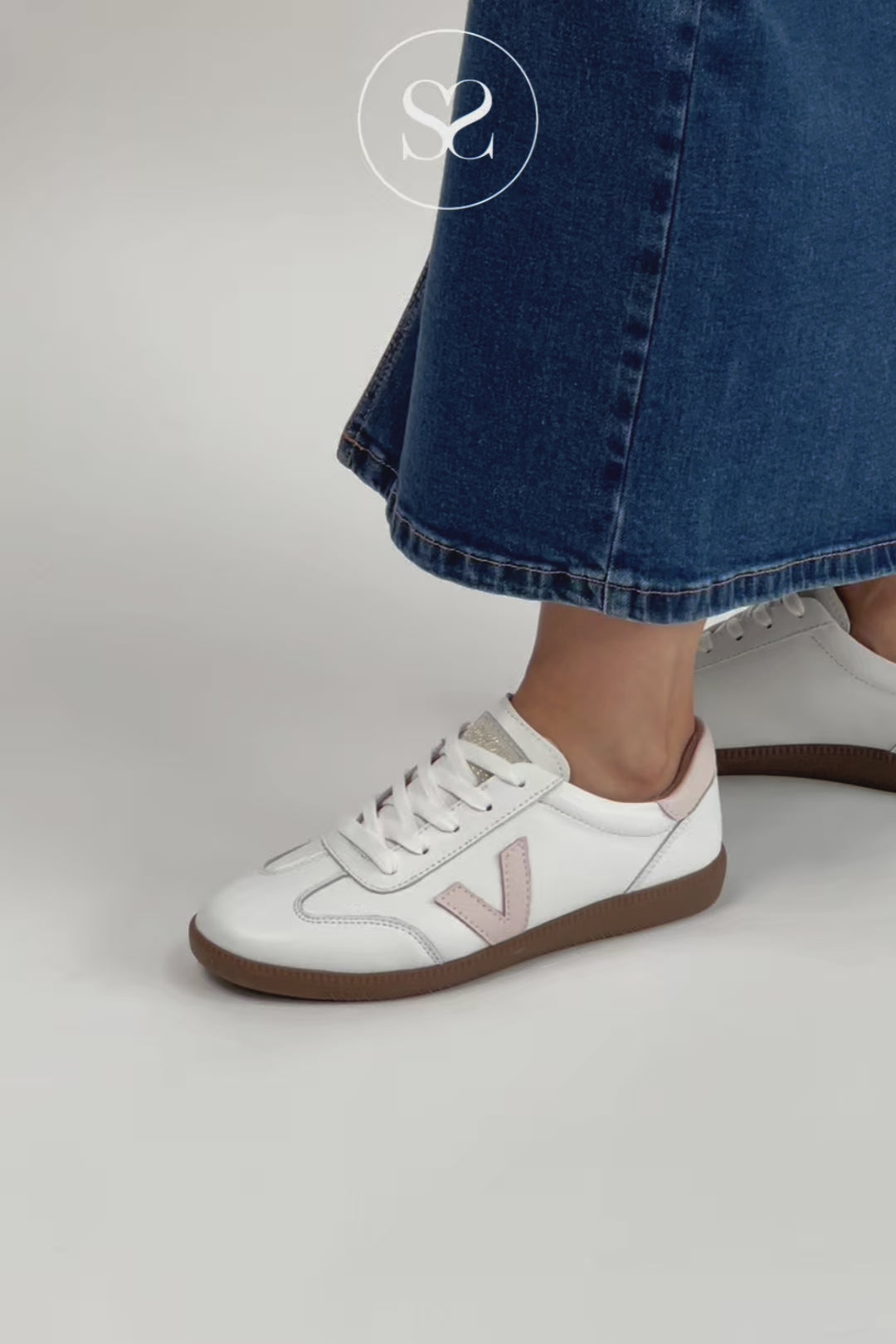 DRILLEYS SEVENTY WHITE FLAT TRAINERS WITH NUDE V AND HEEL CAP