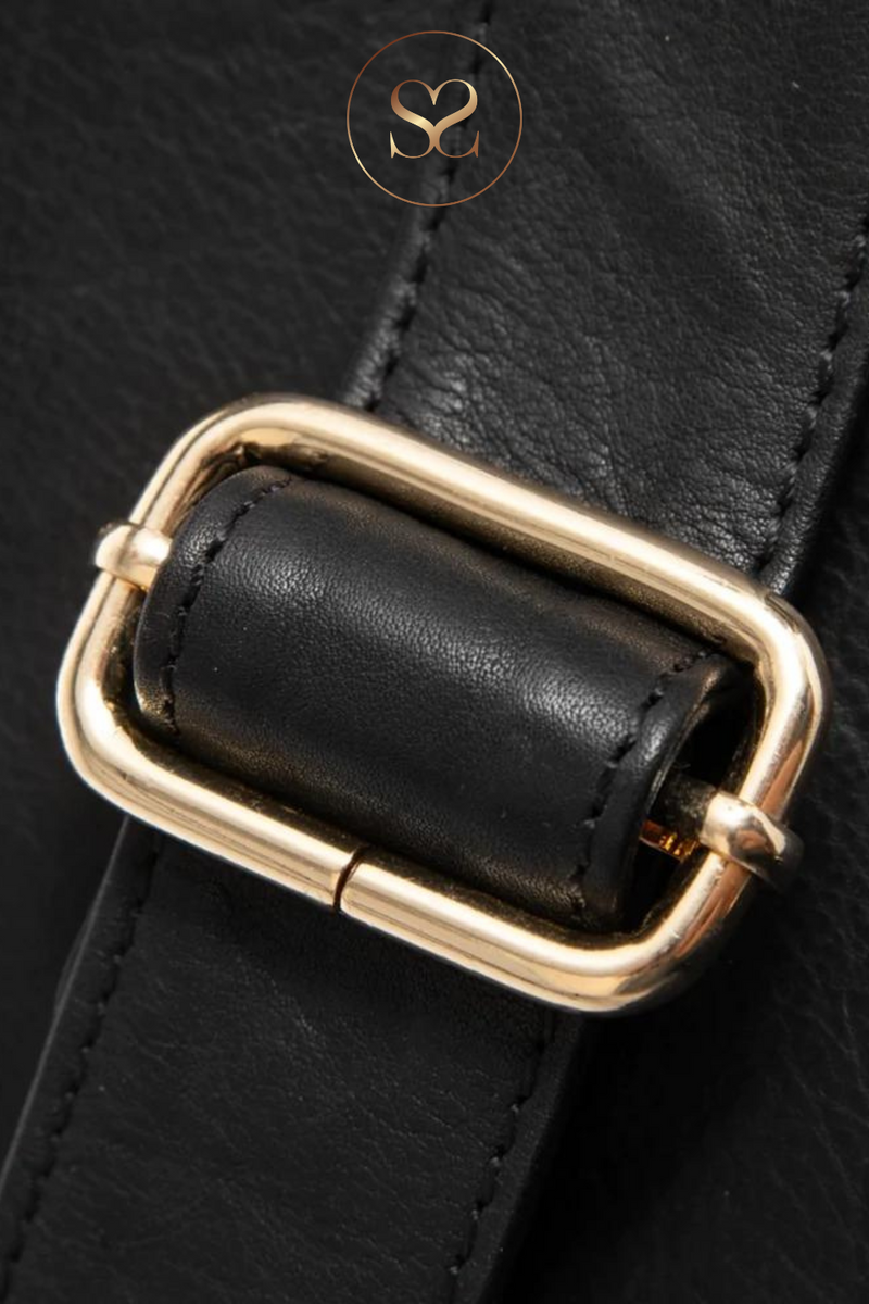 DEPECHE 15332 BLACK LEATHER HANDBAG