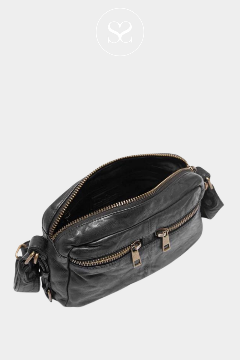 DEPECHE 15320 BLACK CROSSBODY BAG WITH FRONTAL ZIP AND TWO FRONT POCKETS WITH GOLD HARDWARE