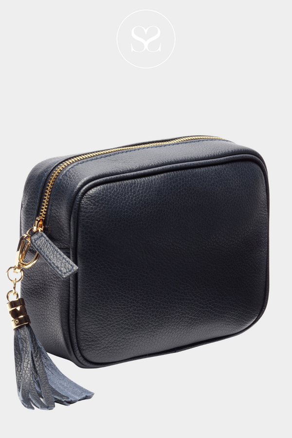 BEAUTIFUL NAVY LEATHER CROSSBODY BAG FROM ELIE BEAUMONT WITH SUBTLE GOLD FITTINGS AND MATCHING LEATHER TASSEL. COMES WITH MATCHING LEATHER STRAP WHICH IS ADJUSTABLE.