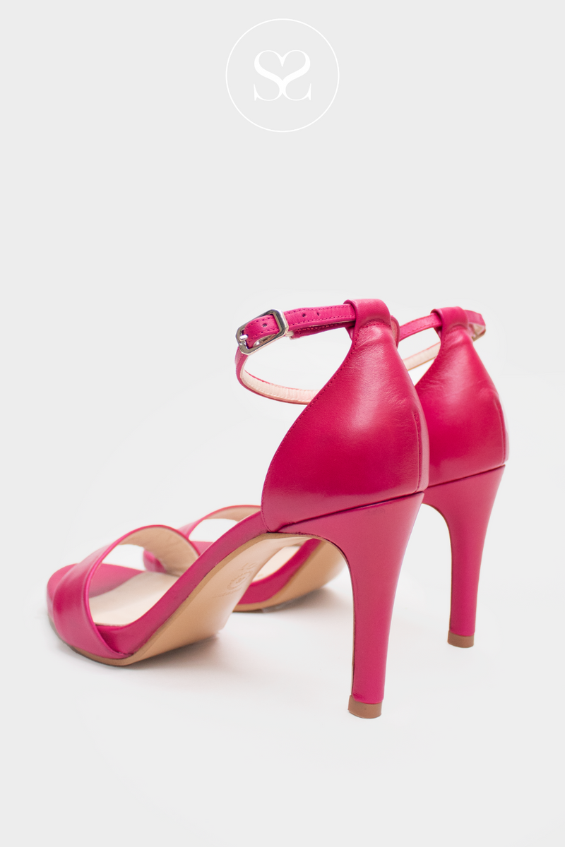 STRAPPY SANDALS IN HOT PINK LEATHER FROM LODI